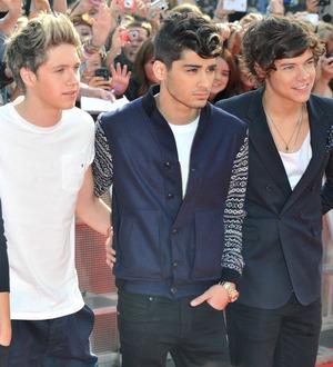One Direction stars meet sick kids
