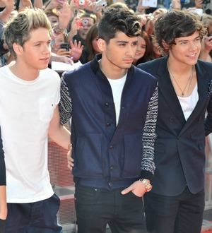 One Direction stars meet sick kids