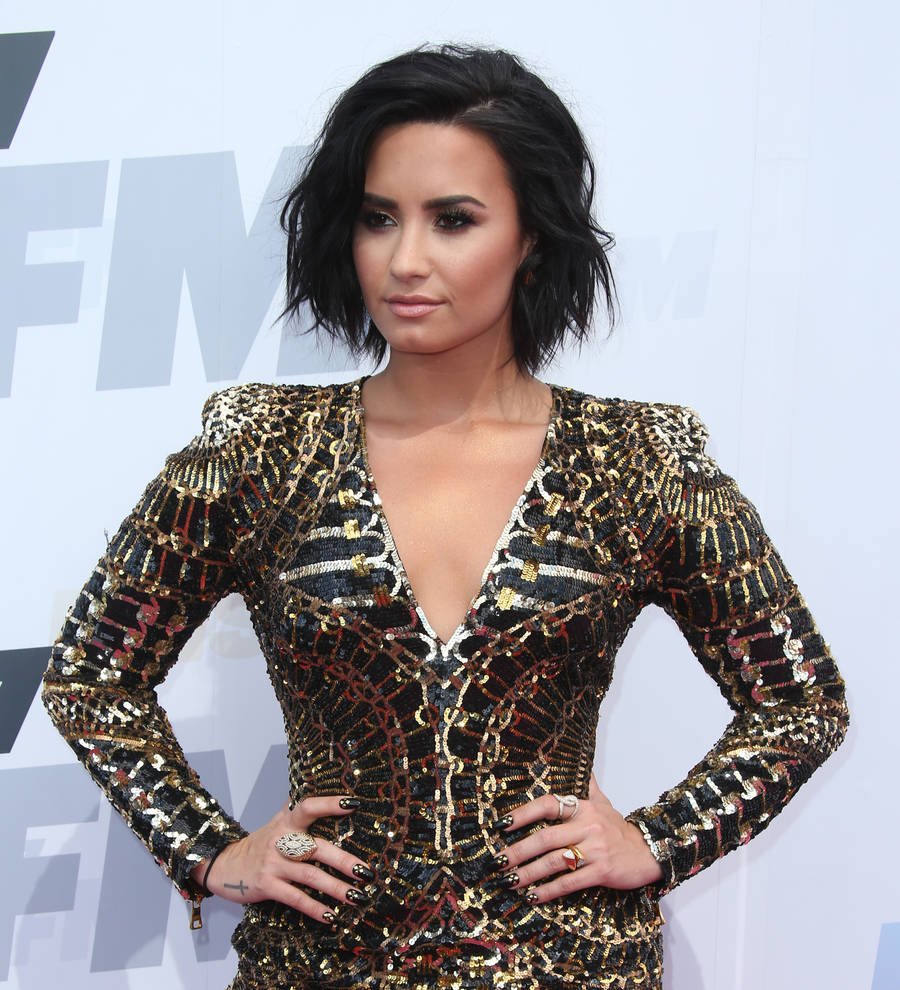 Demi Lovato criticizes Mariah Carey for 'dissing people'