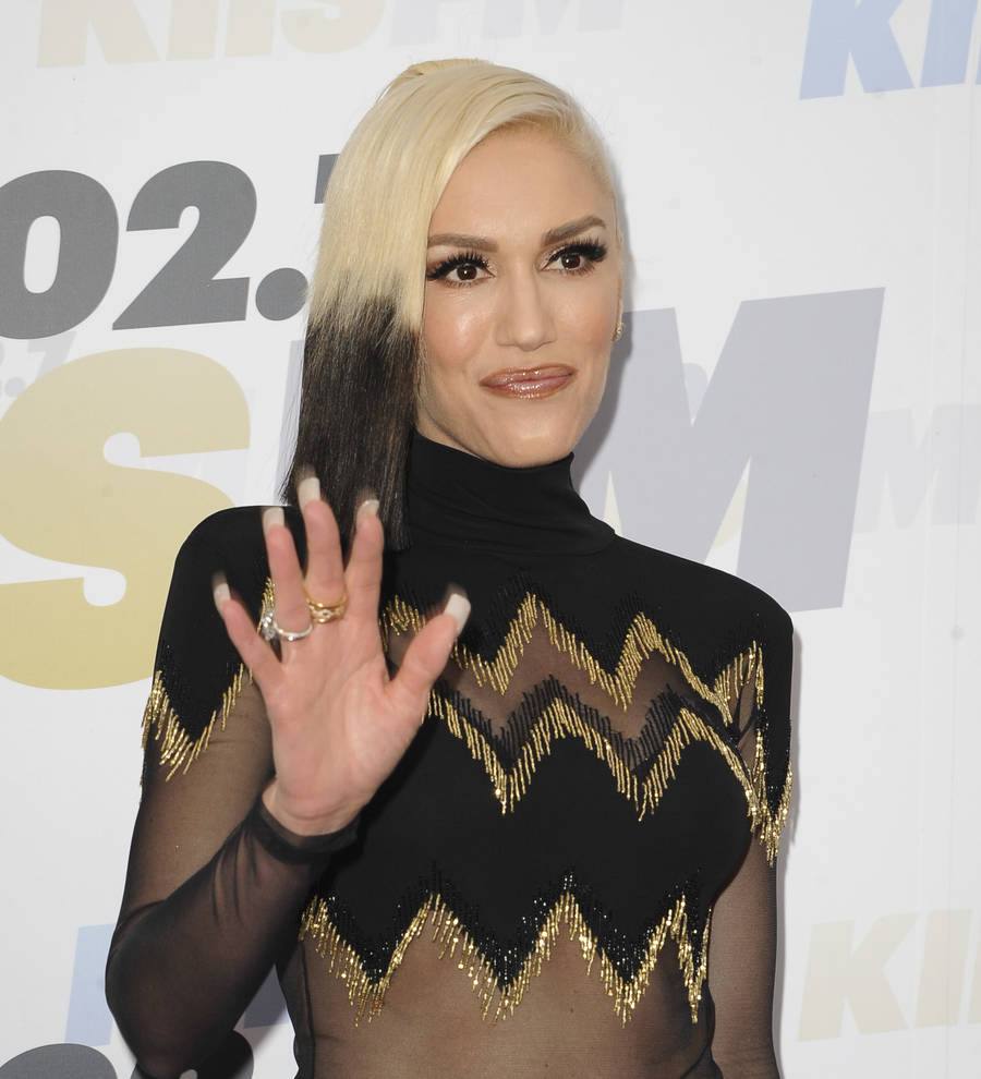Gwen Stefani offers Adam Levine baby advice
