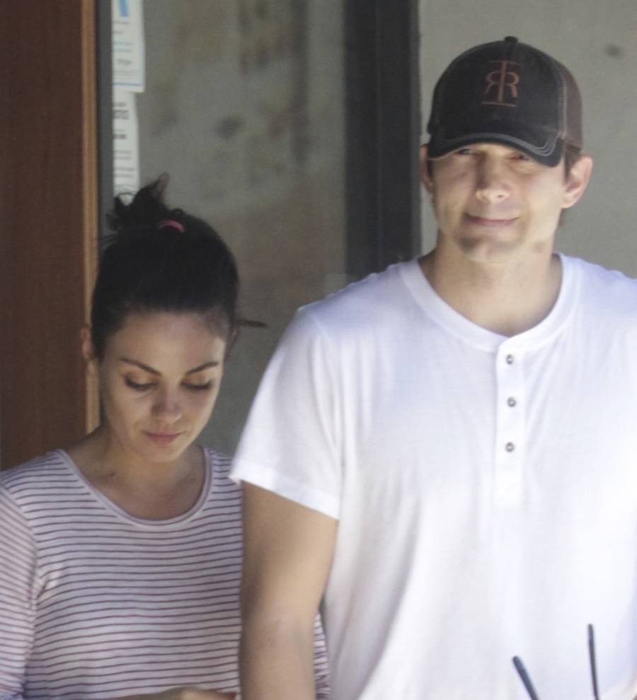 Mila Kunis and Ashton Kutcher make surprise appearance on The Bachelorette