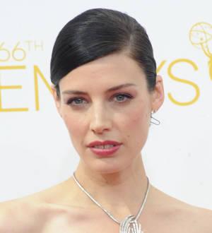 Jessica Pare gives birth to son