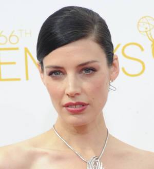 Jessica Pare gives birth to son