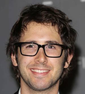 Josh Groban is looking for love