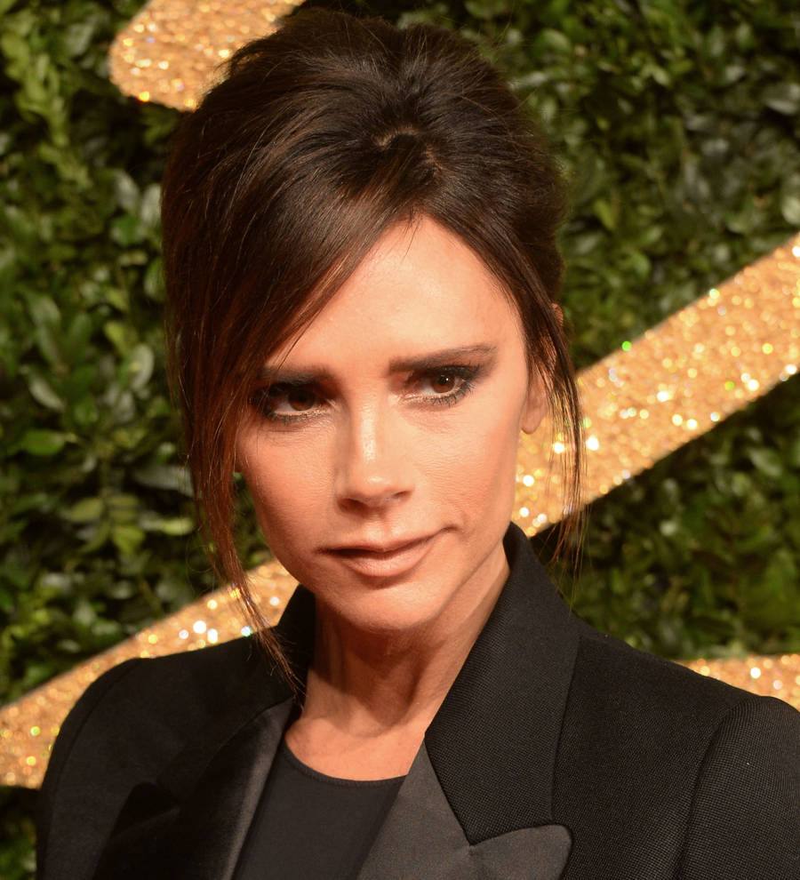 Victoria Beckham enlists Eva Longoria as shop assistant