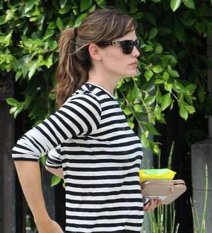 Jennifer Garner's representative denies pregnancy rumours