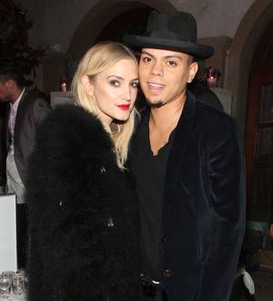 Diana Ross brings Ashlee Simpson onstage at historic show