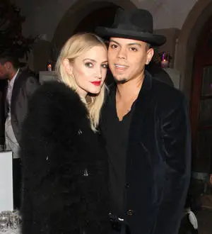 Diana Ross brings Ashlee Simpson onstage at historic show
