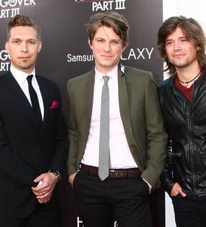 Hanson's fighting stopped work on new album