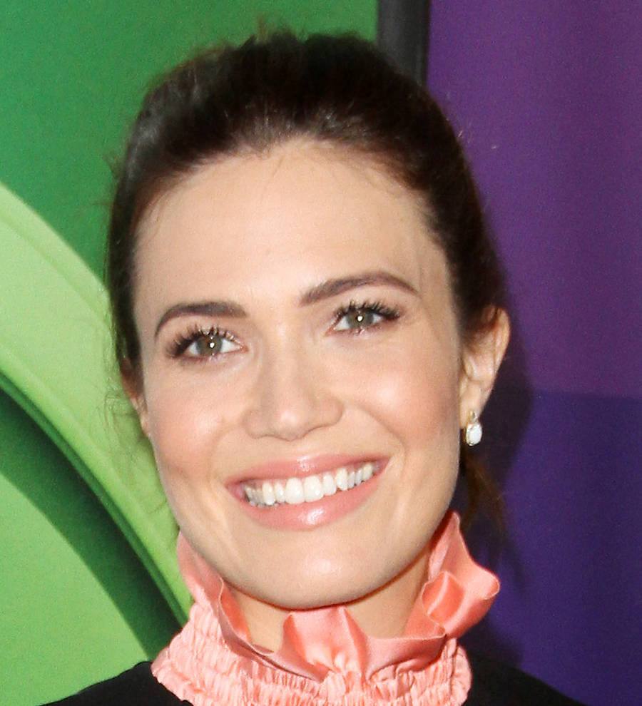 Mandy Moore gets stitches after shower accident