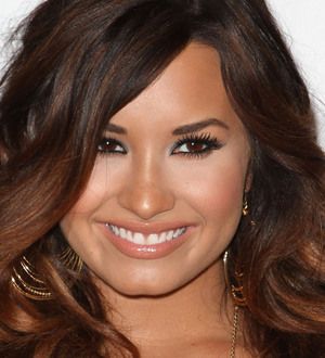 Demi Lovato tells teens to say no to drugs and alcohol