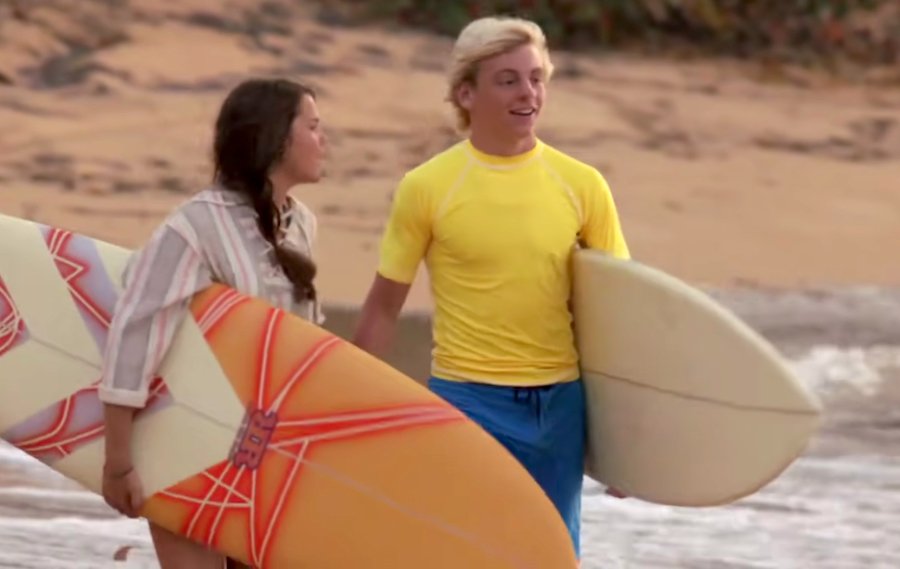 10 Classic Surfing Movies To Watch This Summer!