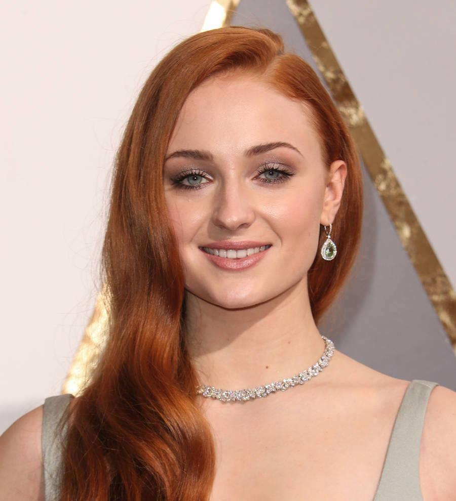 Sophie Turner: 'I wish I was the cool kid, like Maisie Williams'