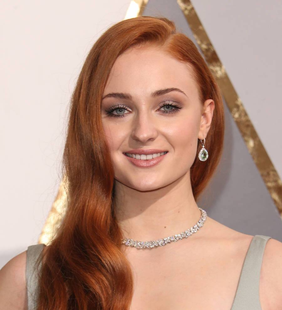 Sophie Turner: 'I wish I was the cool kid, like Maisie Williams'