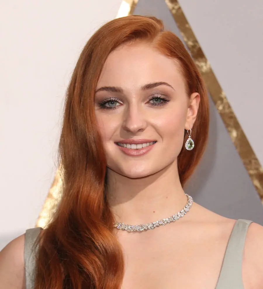 Sophie Turner: 'I wish I was the cool kid, like Maisie Williams'