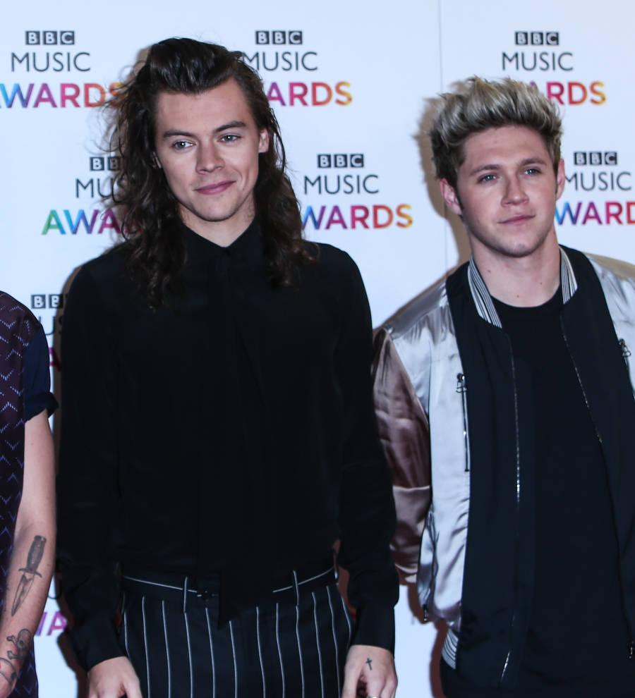 One Direction stars say farewell to fans with touching tweets