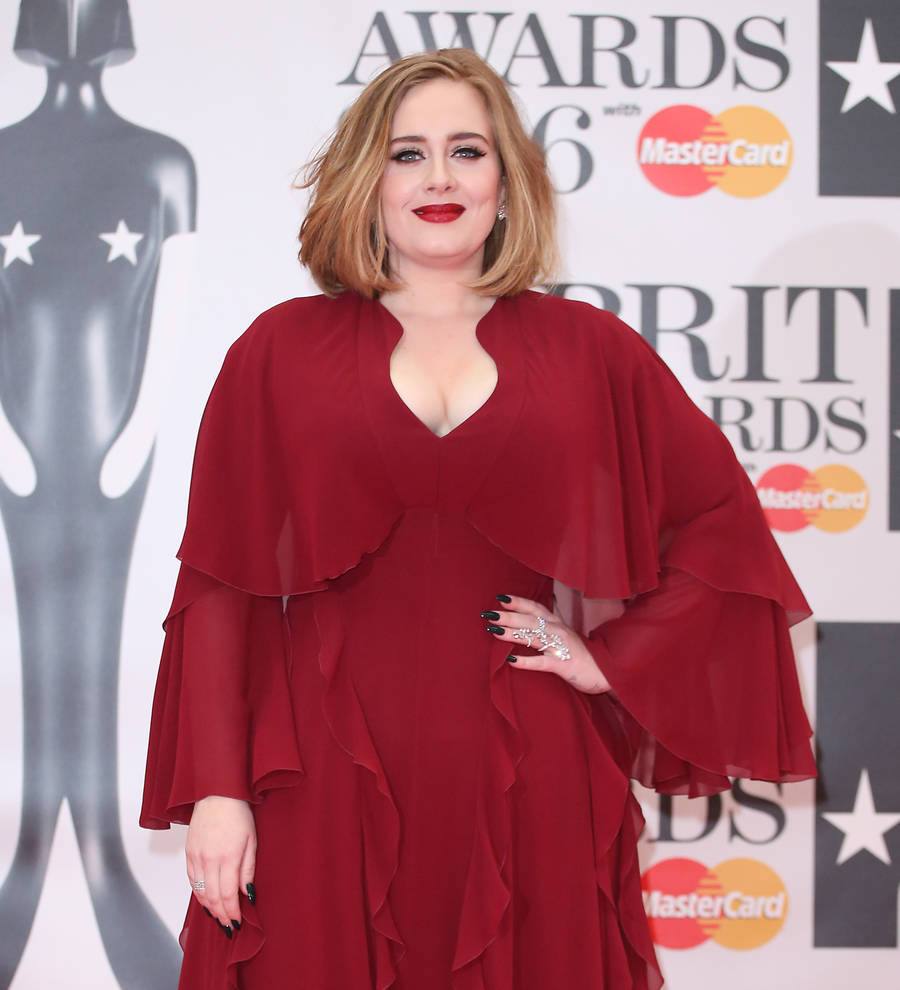 Adele to sign a 0 million record deal - report