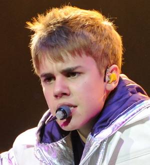 Justin Bieber gets boxing with Haye