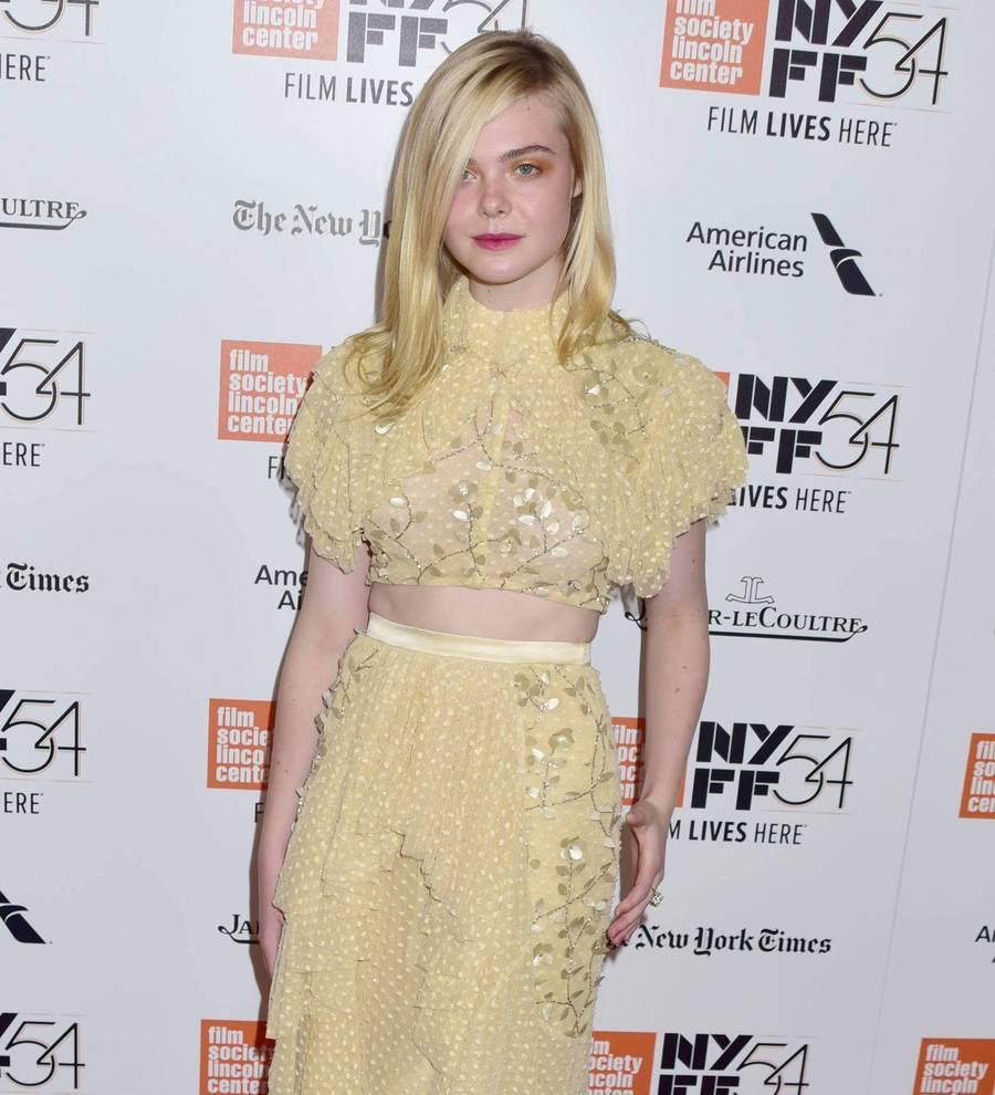 Elle Fanning: 'I want to stay away from Twitter'