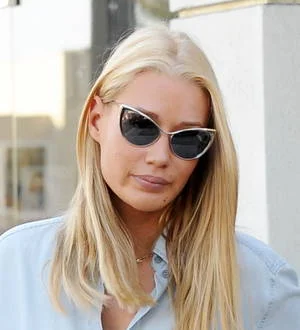 Iggy Azalea returns to Twitter to respond to Erykah Badu's rap diss