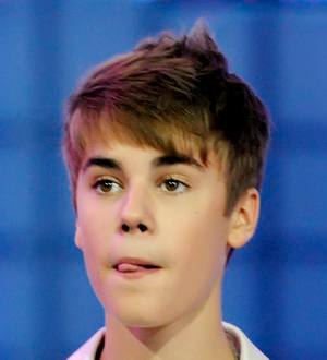 Justin Bieber plays down Macy's incident