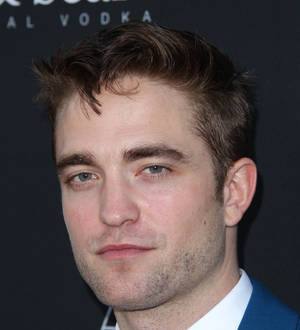 Robert Pattinson falls for family's pregnancy prank