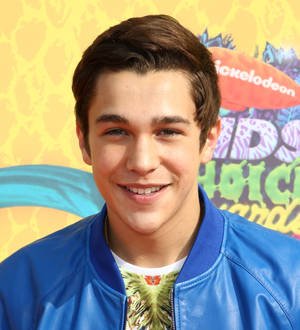 Justin Bieber dines with birthday boy Austin Mahone