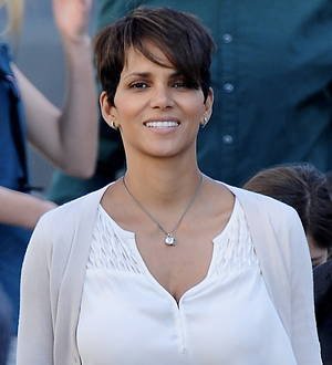 Halle Berry sued by homeless woman to pitch a TV show