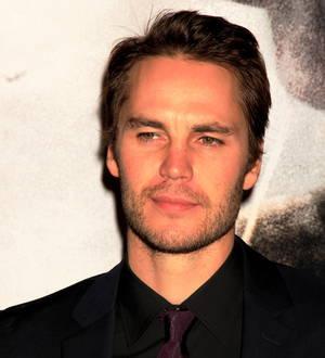 Taylor Kitsch: 'Hockey helped me get through break-up'