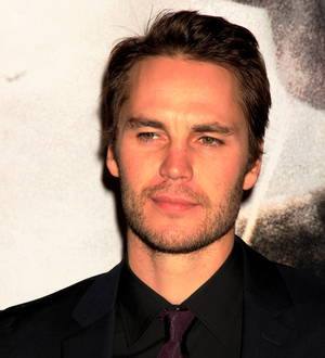 Taylor Kitsch: 'Hockey helped me get through break-up'