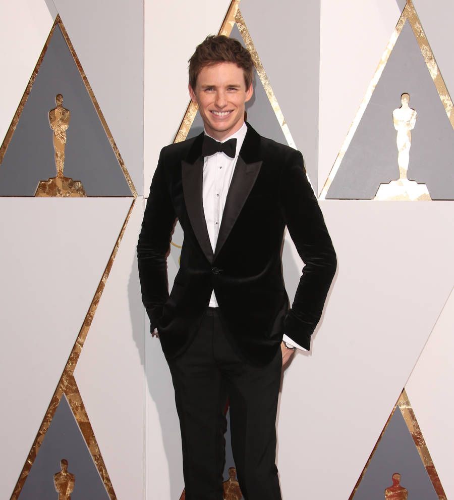 Eddie Redmayne cringes at post-Oscar win chat