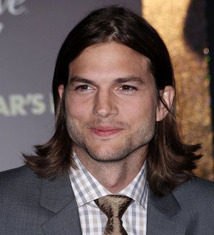 Ashton Kutcher fuels dating rumors with mysterious tweet