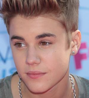 Justin Bieber shoots hoops during TV chat