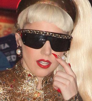 Lady Gaga shows off bruises after pole mishap