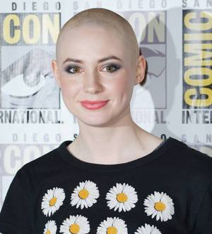 Karen Gillan shows off shaved head at Comic-Con