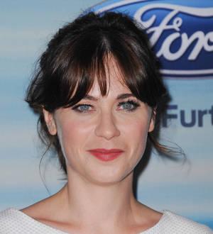 Pregnant Zooey Deschanel engaged