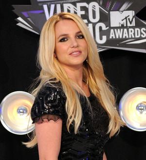 Britney Spears pays tribute to tragic fan