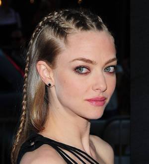Amanda Seyfried anxious about hosting sister's wedding at her country home
