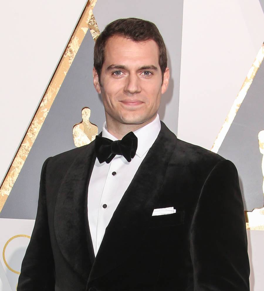 Henry Cavill on Superman's strength to fit in
