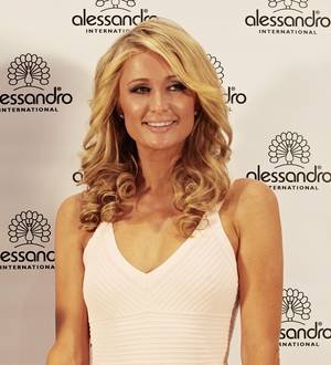 Paris Hilton sues over shoe brand