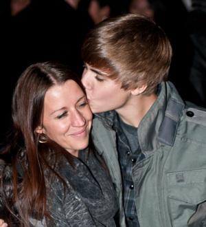 Justin Bieber releasing tribute to mom for Mother's Day