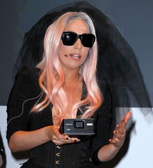 Lady Gaga broke down in tears during stairwell chat