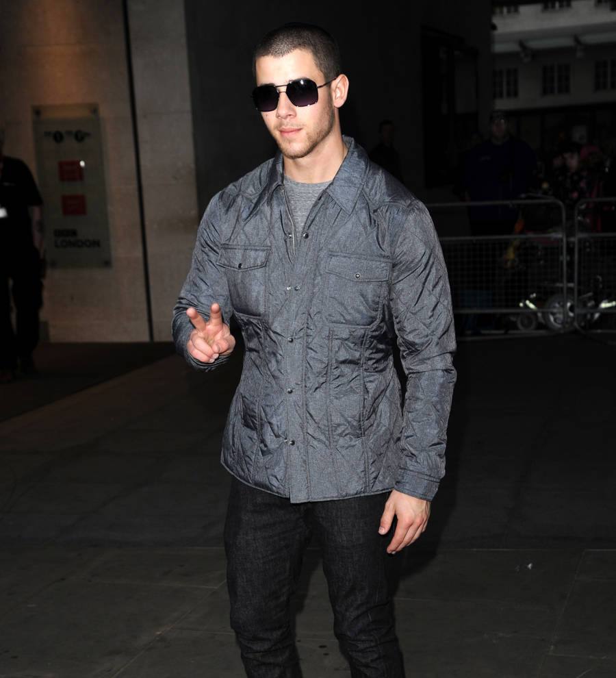 Nick Jonas had bad breath for first kiss with Miley Cyrus