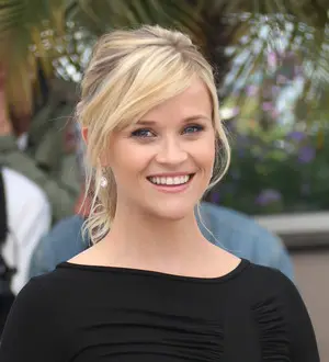 Reese Witherspoon confirms pregnancy