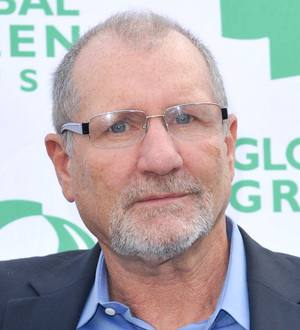 Ed O'Neill joins Modern Family lawsuit