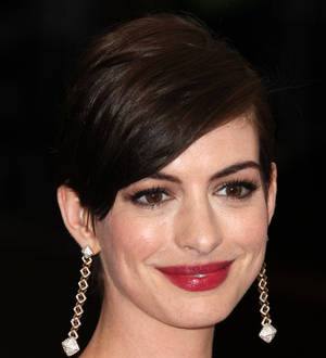 Kristen Stewart & Anne Hathaway join Jenny Lewis in new video