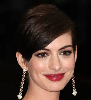 Kristen Stewart & Anne Hathaway join Jenny Lewis in new video
