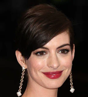 Kristen Stewart & Anne Hathaway join Jenny Lewis in new video