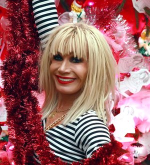 Betsey Johnson stores to close