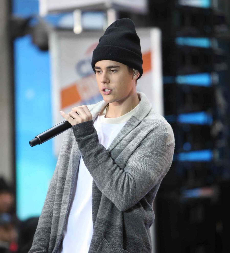 Justin Bieber performs with pal J Balvin